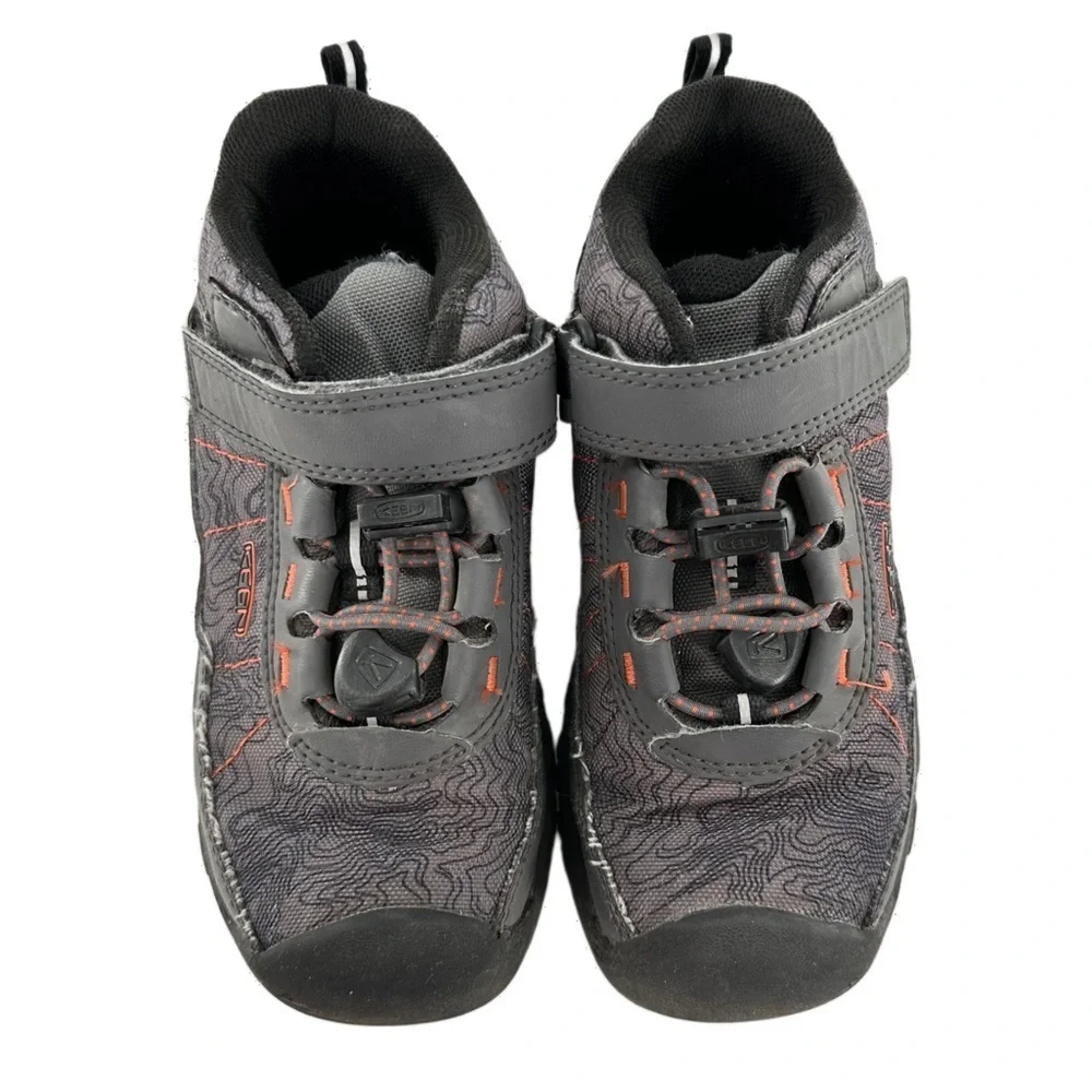 Keen boys boots size 10 outdoor reflective gray walking hiking gorpcore